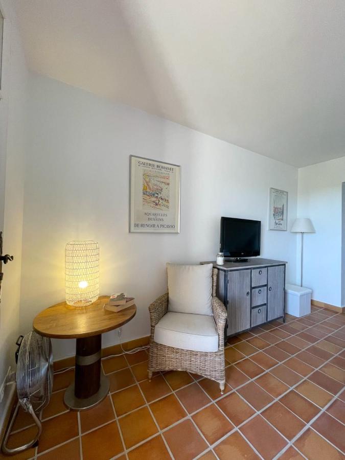 Superb Apartment With Balcony Near The Beach Сен-Рафаель Екстер'єр фото
